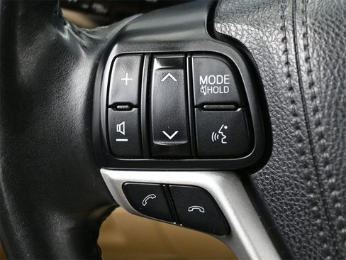 Used 2018 Toyota Highlander Limited image 7