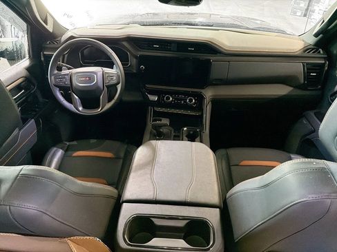 Used 2025 GMC Sierra 1500 AT4 w/ Technology Package image 9