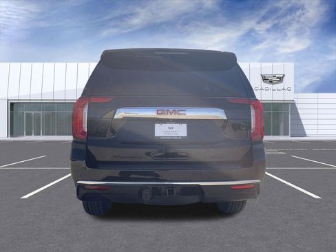 Used 2024 GMC Yukon SLT w/ SLT Luxury Package AWD/4WD image 7