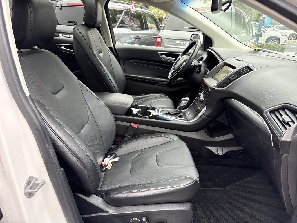 Used 2017 Ford Edge Titanium w/ Equipment Group 301A AWD/4WD image 39