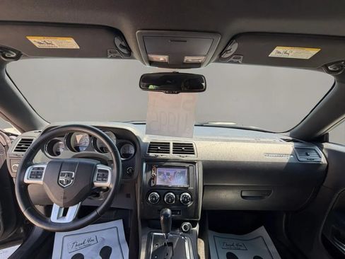 Used 2014 Dodge Challenger SXT RWD image 12