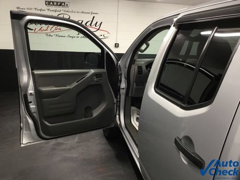 Used 2015 Nissan Frontier SV AWD/4WD image 19