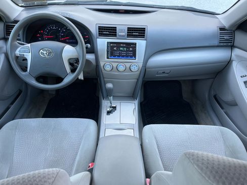 Used 2011 Toyota Camry LE image 7