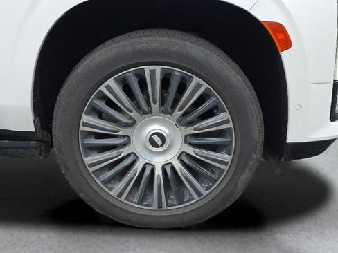 Certified 2022 Cadillac Escalade Sport w/ Touring Package image 13