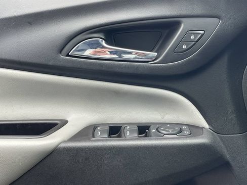 Used 2022 Chevrolet Equinox LT FWD image 23