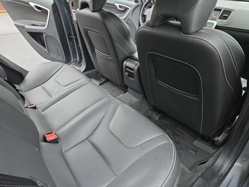 Used 2018 Volvo S60 T5 Dynamic w/ Vision Package image 11