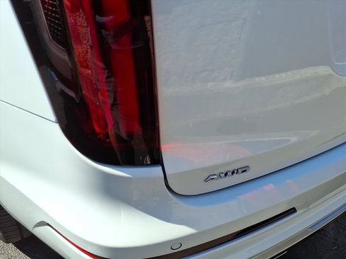 Certified 2021 Cadillac XT6 Premium Luxury image 12