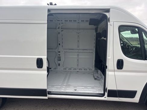 New 2026 RAM ProMaster 3500 w/ Convenience Group image 18