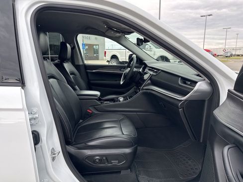 Used 2023 Jeep Grand Cherokee L Limited w/ Luxury Tech Group II image 20