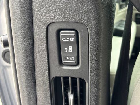 Used 2026 Honda Odyssey EX-L image 16