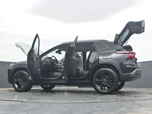 New 2026 Chevrolet Trax ACTIV FWD image 45