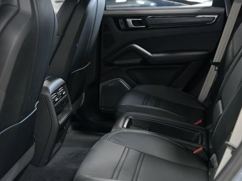 Used 2022 Porsche Cayenne Turbo GT AWD/4WD image 29