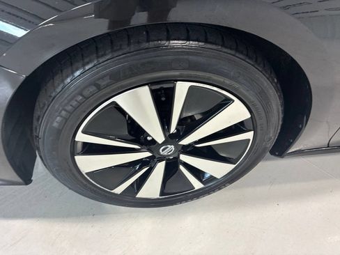 Used 2019 Nissan Altima 2.5 SL FWD image 11