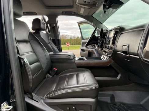 Used 2018 GMC Sierra 3500 Denali w/ Duramax Plus Package image 20