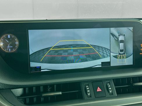 Used 2019 Lexus ES 300h w/ Accessory Package 2 FWD image 23