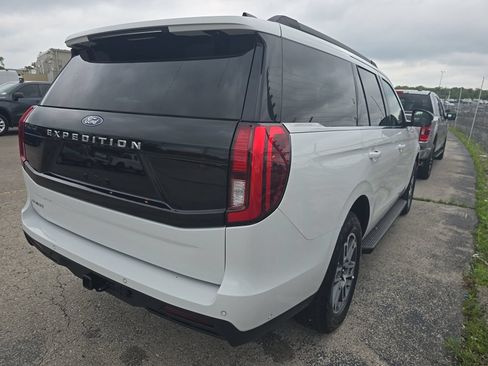 Used 2025 Ford Expedition Active AWD/4WD image 4