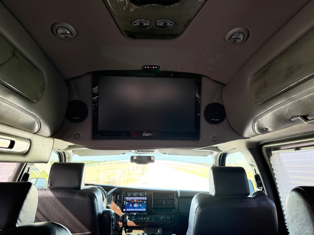 Used 2013 Chevrolet Express 2500 Extended RWD image 32