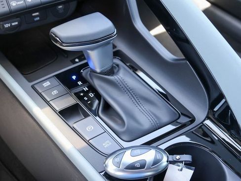 New 2026 Hyundai Elantra Limited image 17