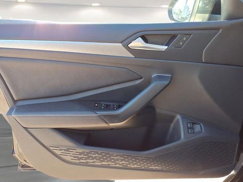 Used 2024 Volkswagen Jetta SE image 16