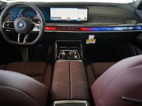 Used 2026 BMW 750e xDrive w/ Premium Package AWD/4WD image 15