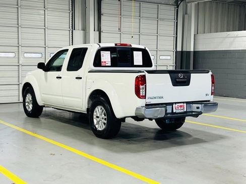 Used 2019 Nissan Frontier SV image 15
