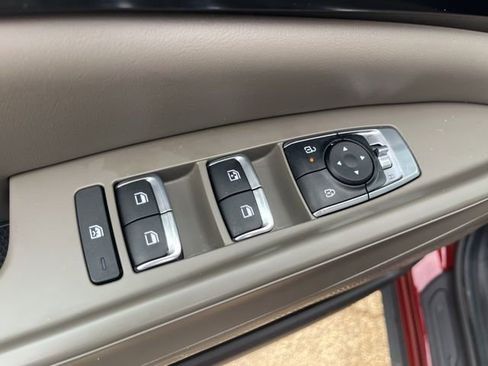 Used 2025 Kia Carnival image 12