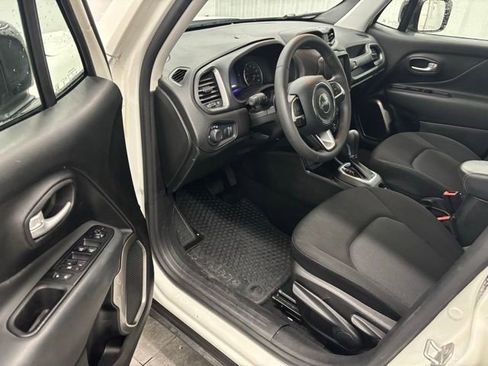 Used 2023 Jeep Renegade Latitude w/ Sun/Sound Group image 10