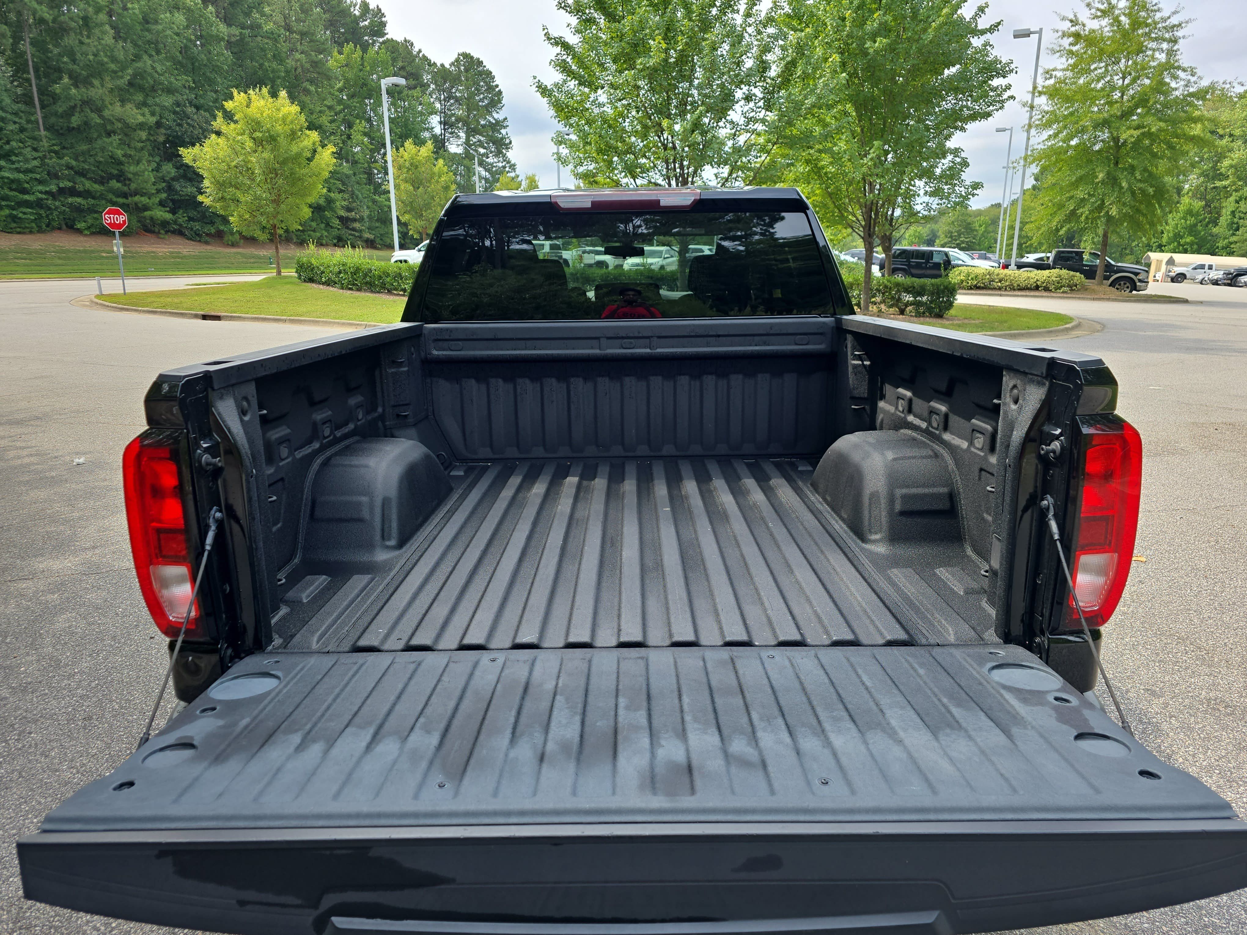 Used 2020 GMC Sierra 1500 SLE w/ SLE Value Package AWD/4WD image 12