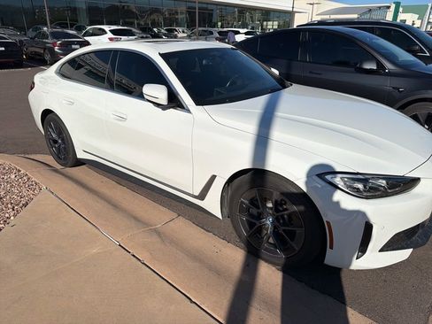 Certified 2022 BMW i4 eDrive40 image 2