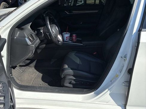 Used 2018 Honda Accord Sport image 5