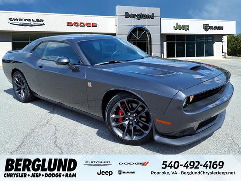 Used 2021 Dodge Challenger R/T Scat Pack w/ Driver Convenience Group RWD image 1