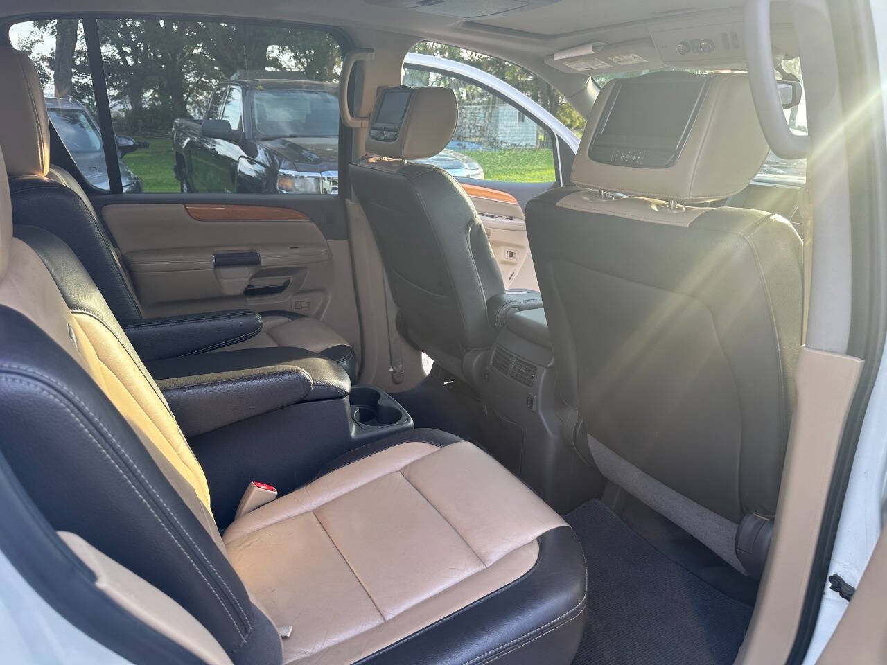 Used 2014 Nissan Armada Platinum w/ Platinum Reserve Package AWD/4WD image 18