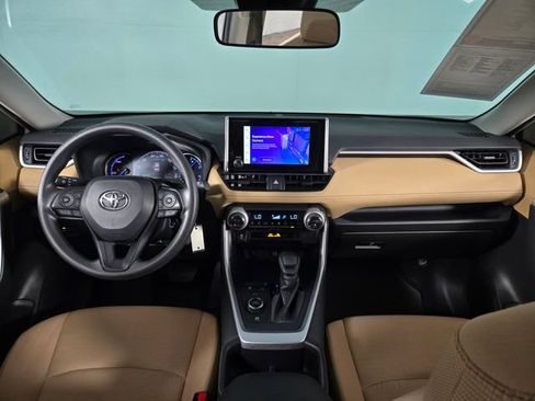 Used 2023 Toyota RAV4 LE AWD/4WD image 25