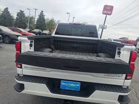 Used 2025 Chevrolet Silverado 2500 High Country w/ High Country Premium Package AWD/4WD image 51