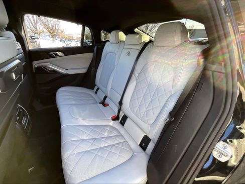 Used 2025 BMW X6 xDrive40i w/ Executive Package image 20