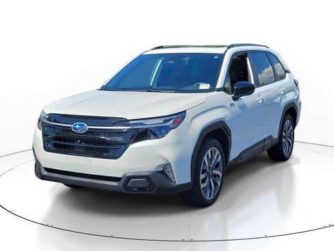 Certified 2025 Subaru Forester Touring AWD/4WD image 3