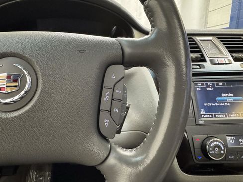 Used 2011 Cadillac DTS Premium image 20