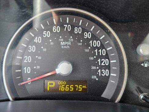 Used 2014 Kia Sedona LX FWD image 18