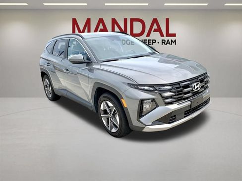 Used 2025 Hyundai Tucson SEL FWD image 3