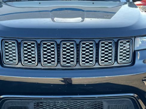 Used 2018 Jeep Grand Cherokee Altitude image 9