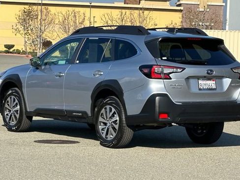New 2025 Subaru Outback Premium image 6