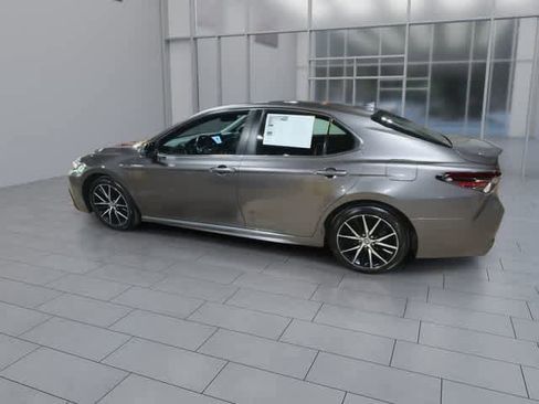 Used 2021 Toyota Camry SE w/ Cold Weather Package AWD/4WD image 6