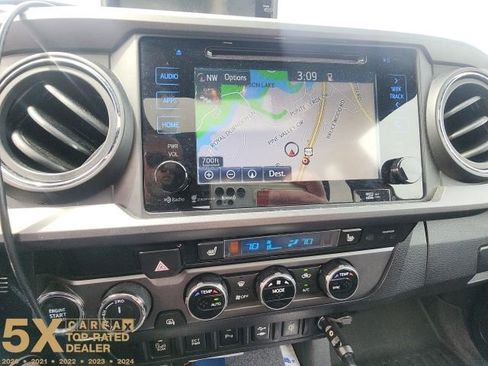 Used 2016 Toyota Tacoma TRD Sport w/ Premium & Technology Package AWD/4WD image 31