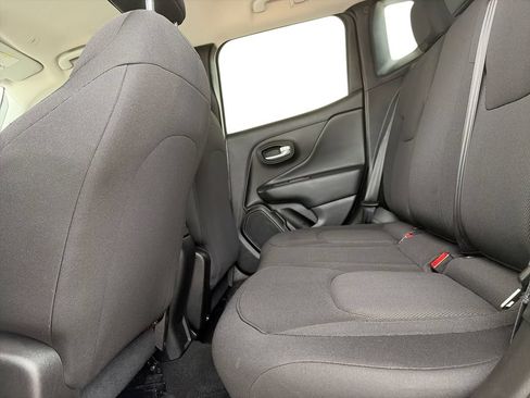 Used 2023 Jeep Renegade Latitude AWD/4WD image 26