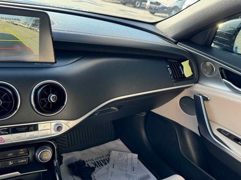 Used 2018 Kia Stinger GT2 image 21