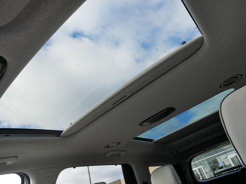 Used 2021 Hyundai Palisade Limited image 32