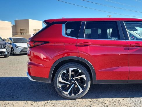 Used 2024 Mitsubishi Outlander SE image 5