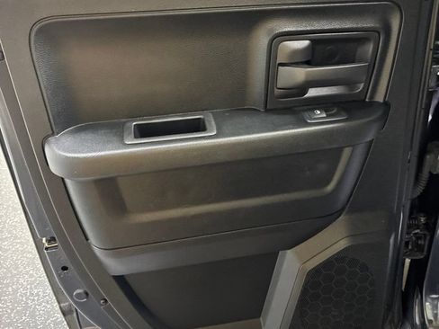 Used 2018 RAM 1500 Express AWD/4WD image 23