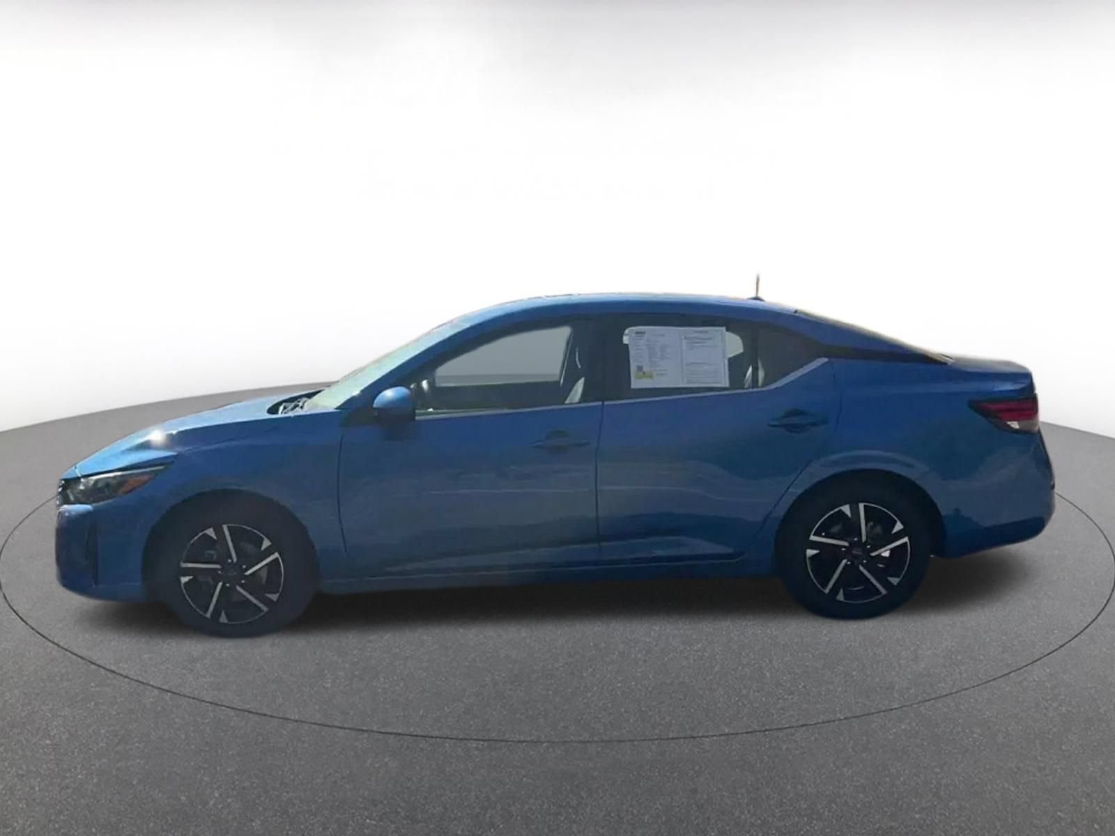 Used 2025 Nissan Sentra SV FWD image 8