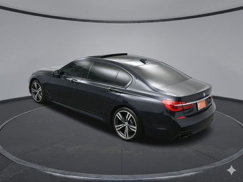 Used 2019 BMW 750i image 54